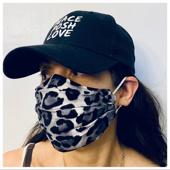 HOUNDSTOOTH MADE IN THE USA FACE MASK - Picture 6 of 8